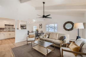 Natural Light, High-Vaulted Ceilings Apartment and Garage